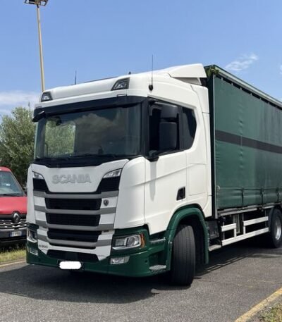 Truck for transporting poultry SCANIA R500